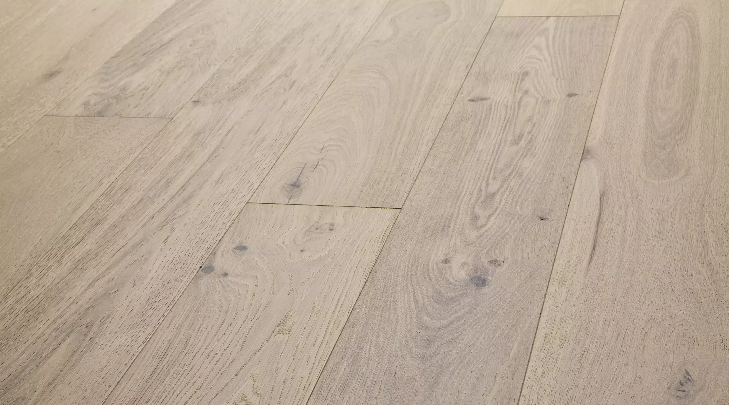 Grigio floor