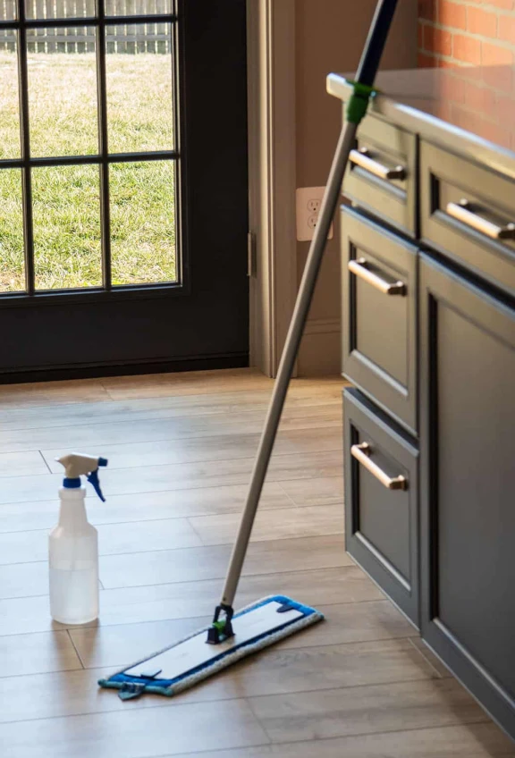 safe_daily_cleaners_for_hardwood_and_vinyl_floors_1x